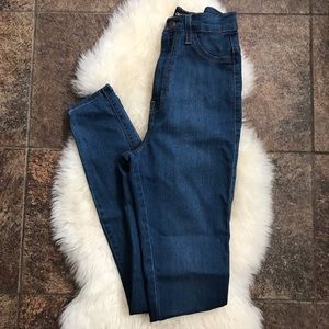 FASHION NOVA HIGH WAISTED JEANS